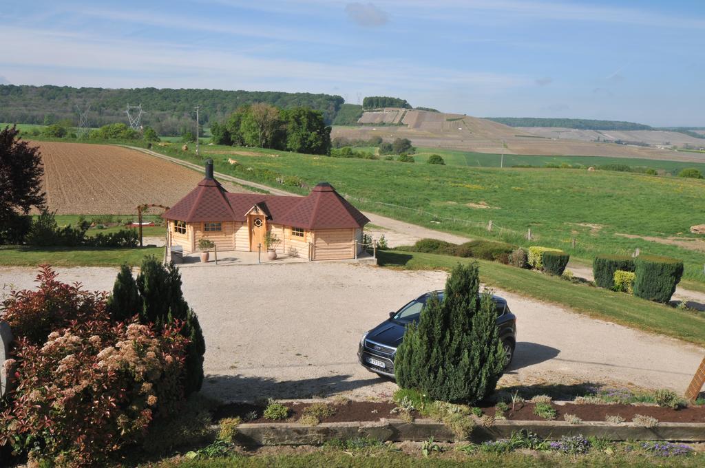 Вилла La Boulonne Festigny  Экстерьер фото